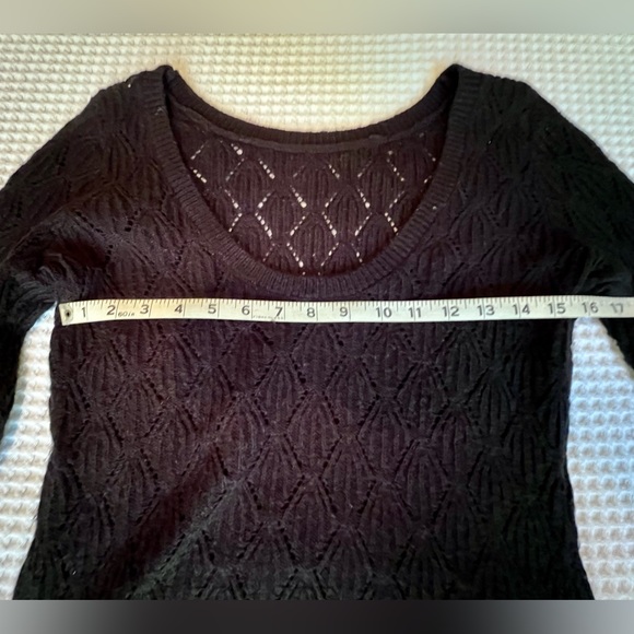 Abercrombie and Fitch sweater with cute diamond pattern. Very soft. - Picture 4 of 9